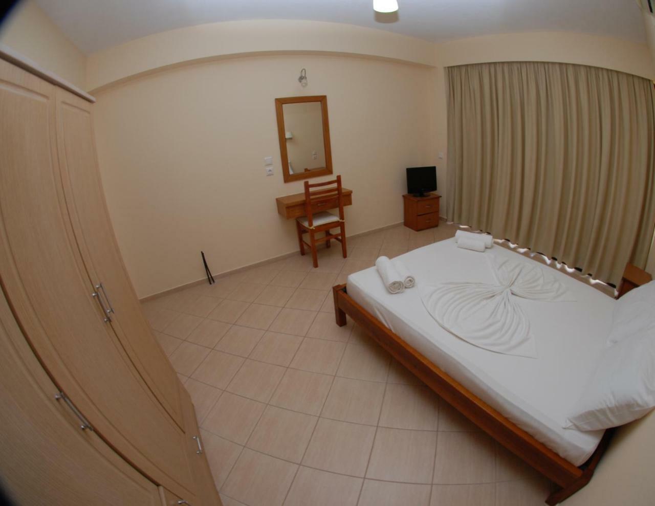 Nikos Hotel And Apartments Saranda Zewnętrze zdjęcie