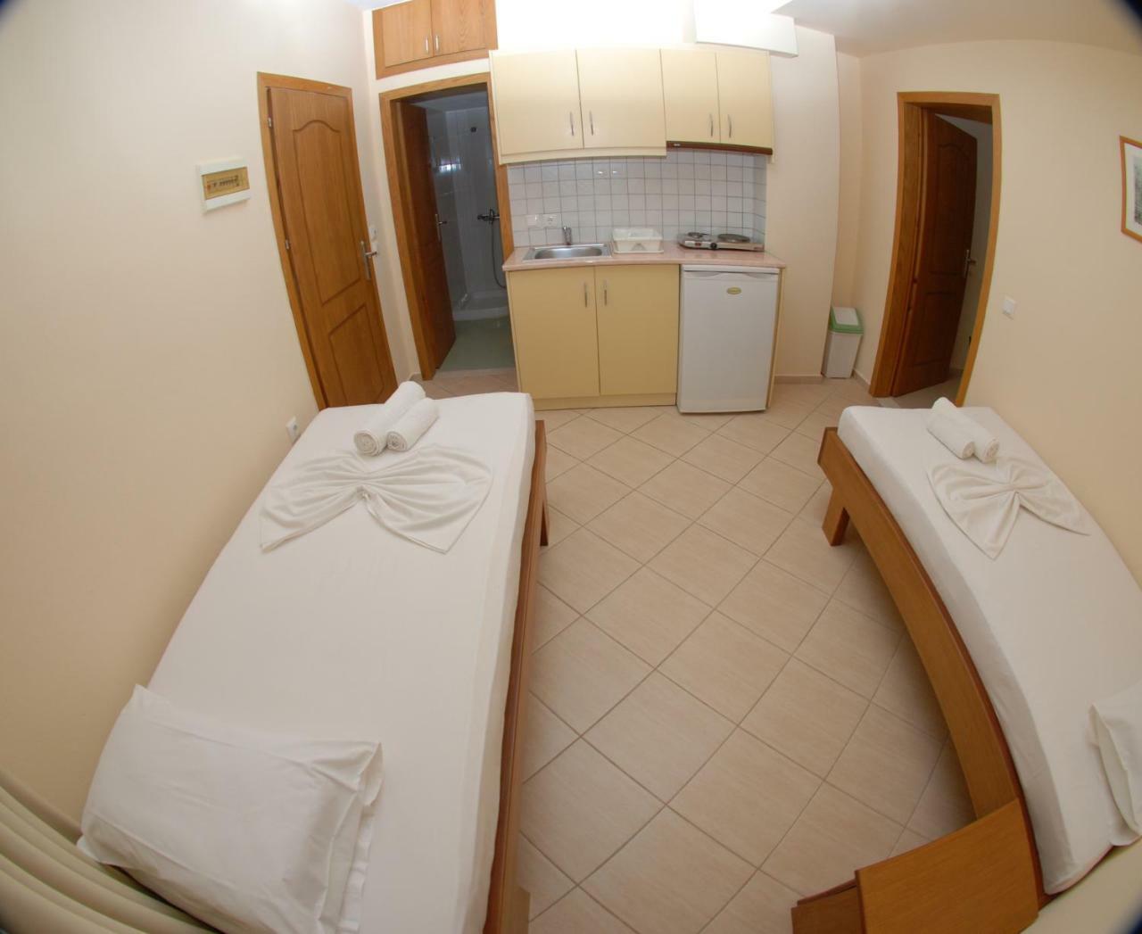 Nikos Hotel And Apartments Saranda Zewnętrze zdjęcie