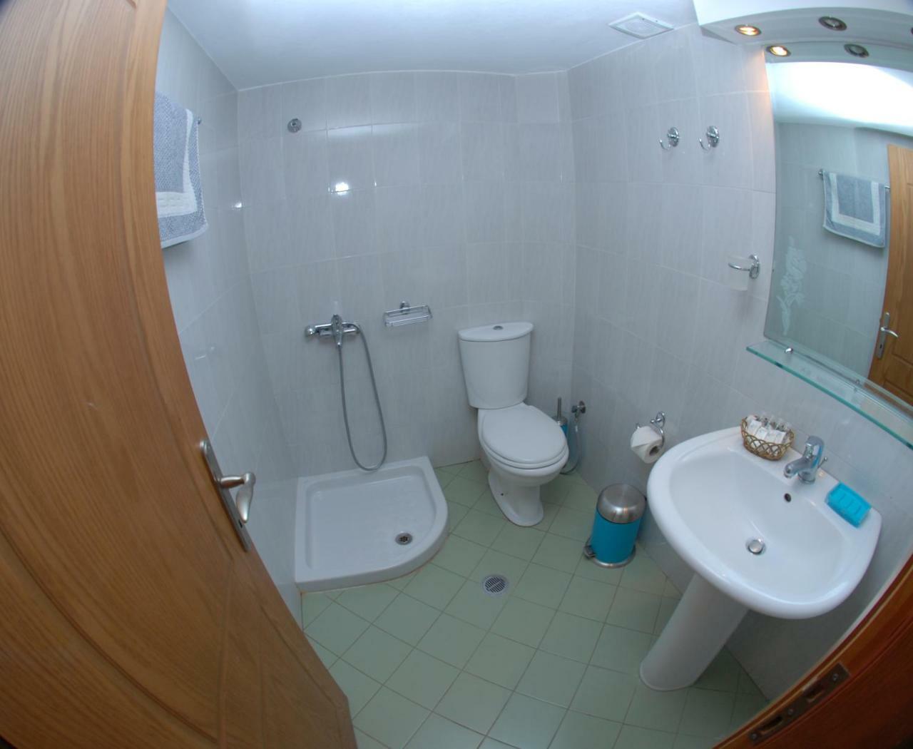 Nikos Hotel And Apartments Saranda Zewnętrze zdjęcie